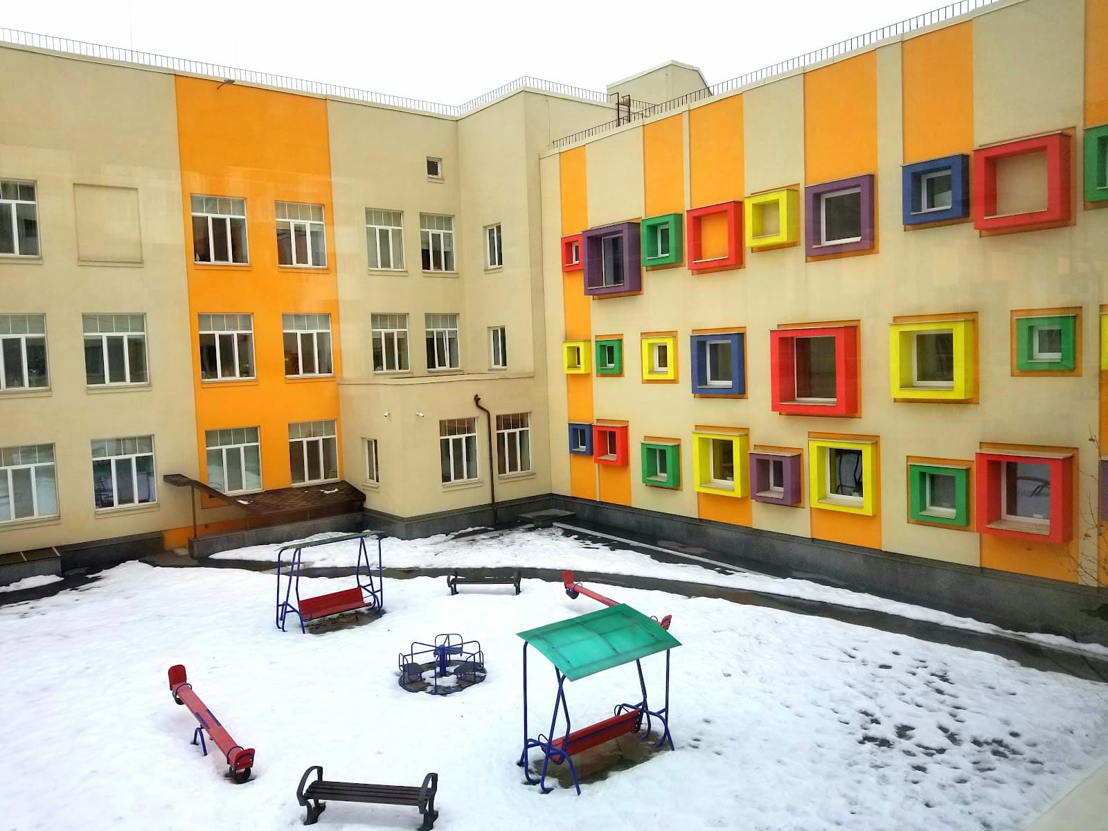 Мiжнародний лiцей Глобус — мініатюра 4