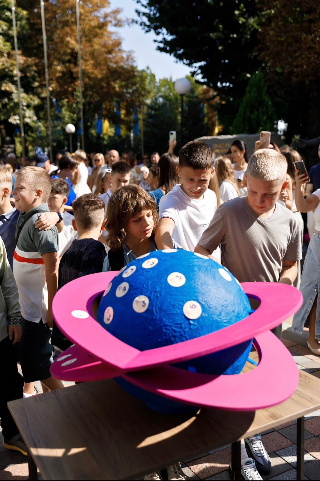 Сучасна українська школа «Всесвіт» — мініатюра 2