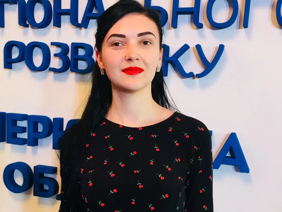 Заклад загальної середньої освіти «Монтессорі Фемелі»